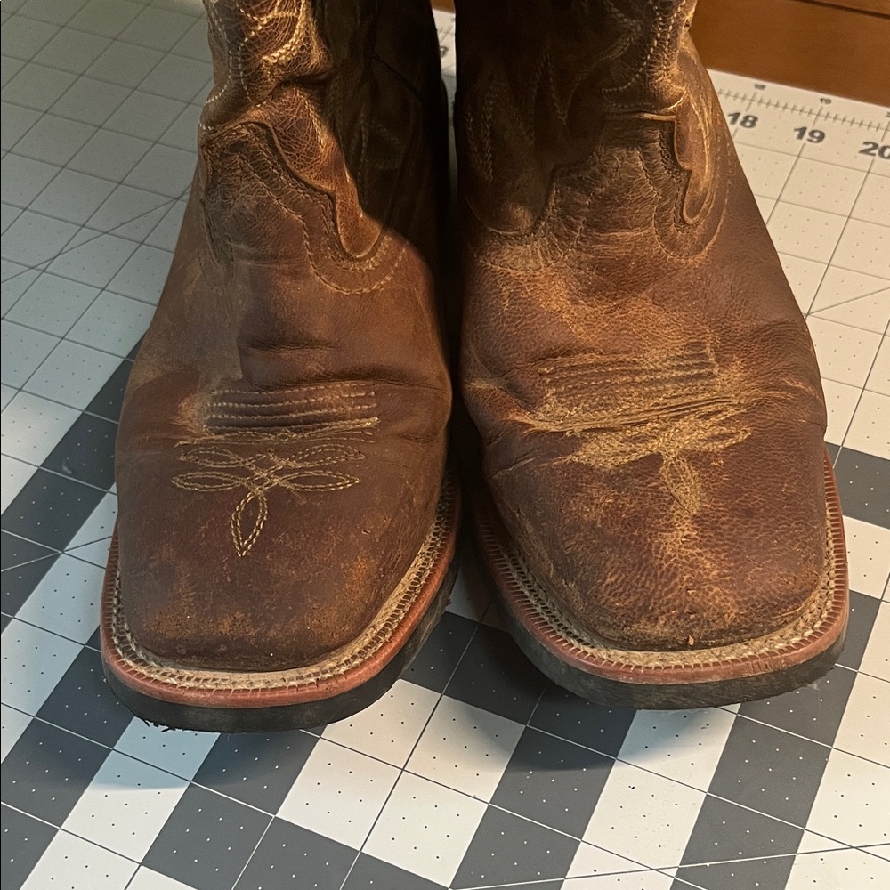 Laredo Distressed Brown Embroidered Western Heeled Boots - Picture 6 of 13